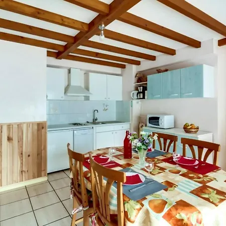 T3 Lumineux Avec Jardin, 6 Pers., Wi-fi, Parking, Animaux Admis - Fr-1-402-1 *